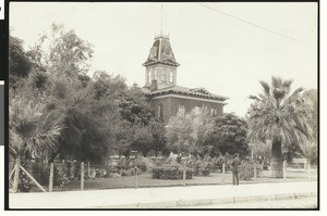 Courthouse and grounds, Phoenix, Arizona