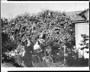 Exterior view of the first house in South Pasadena, Los Angeles, ca.1900