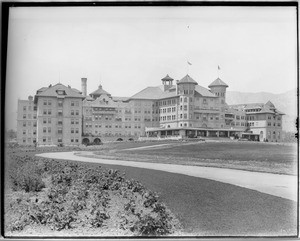 General view of the Hotel Potter, Santa Barbara