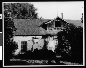 Exterior view of the Miguel Parra adobe in a state of disrepair, San Juan Capistrano, ca.1930