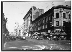 View at the intersection of West Second Street and Broadway