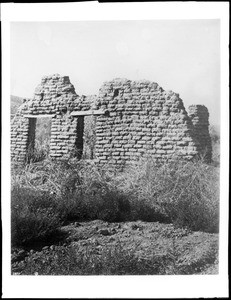 Ruins of Manual Garfia's adobe house in Pasadena's Arroyo Seco, 1886