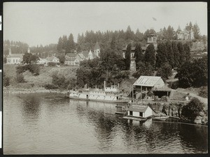 Lake surrounded by homes on the Road of a Thousand Wonders, Oregon City, Oregon