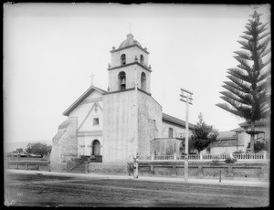 Exterior view of front and east side of the Mission San Buenaventura, 1904