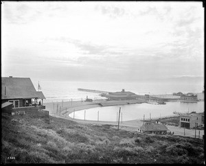 Playa del Rey lagoon showing Del Rey Hotel, Playa Del Rey Pavilion and pier, Los Angeles, ca.1908