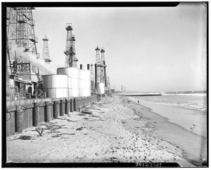 Venice oil wells