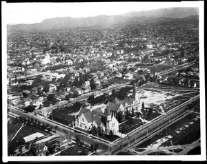 Bird's-eye view of Washington Boulevard and Grand Avenue, looking northwest from a balloon, ca.1902