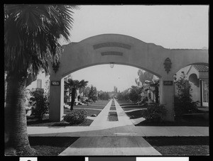 Annetta Court Apartments in Hollywood