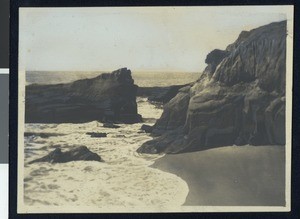 Cathedral Pass on the ocean in La Jolla, ca.1910