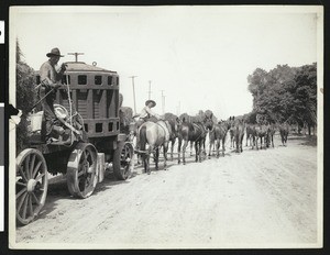 Hauling machinery to Roosevelt Dam