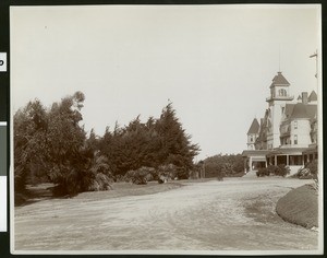 View of the Hotel Redondo and its grounds, 1905