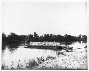 Cable ferry across Kings River from the bank, ca.1890