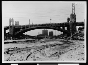 View of the main arch of the 4th Street Viaduct over the Los Angeles River