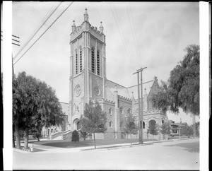 Exterior view of Pasadena's First Presbyterian Church, 1916