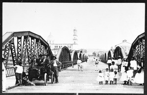 Looking south down the bridge over Tamazula River in Culiacán, Sinaloa, Mexico