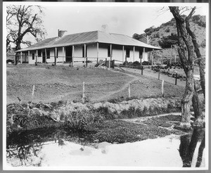 Tejon Ranch house, five or six miles from Fort Tejon, New Mexico, 1933