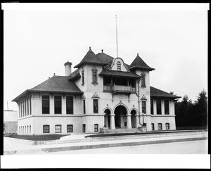 Exterior view of the Public Library in Santa Ana, ca.1910