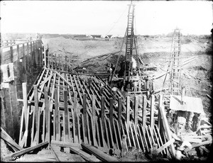 Construction of the Imperial Canal head gate apron on the Colorado River, Sharps, ca.1903