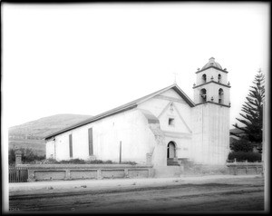 General view from the southwest of Mission San Buenaventura, ca.1903