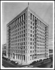 Milton G. Cooper Dry Goods Company Building, 1900