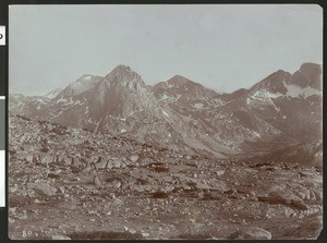 Minaret Peaks on the summit of the Sierras