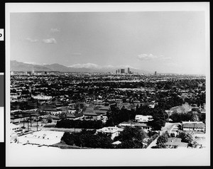 Birdseye view of the city of Los Angeles, looking northeast from Baldwin Hills, 1973