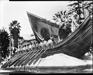 Float representing the ship of Lief Ericsson in Los Angeles' La Fiesta Parade, ca.1915