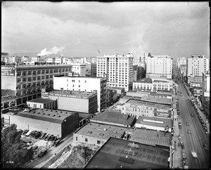 Panoramic view of Downtown Los Angeles from 9th St. showing Broadway, Spring St. & Main St. & intersecting 9th St., 1917