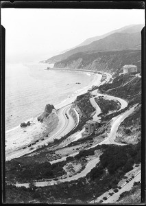 Birdseye view of the Santa Monica shoreline north from Castellammare Drive, ca.1910