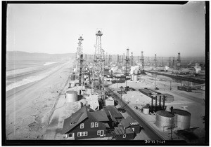 Venice oil field, looking north towards Venice, January 26, 1931