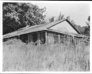 Exterior view of the Adobe stage station in San Francisquito Canyon ca.1930