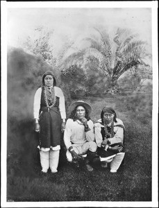 Portrait of a Pueblo Indian family from New Mexico visiting Los Angeles, 1905