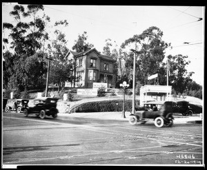 Figueroa Street showing the Foy House on the corner, December 1919