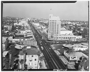 Birdseye view of the intersection of Wilshire Boulevard and Western Avenue, showing the Wiltern Theater