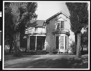 Exterior view of the cottage of Orvin Clements in Carson City, Nevada, ca.1935