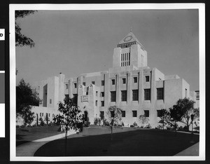 Exterior view of the west side of Los Angeles Central Library