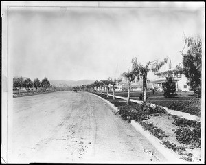 View of Crescent Drive in Beverly Hills, ca.1910