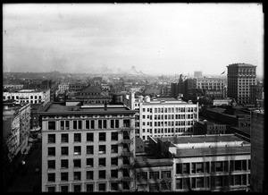 Aerial view of Los Angeles looking east from the Third Street Hill, ca.1918