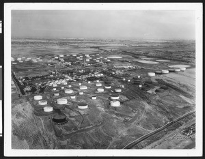 Aerial view of El Segundo Standard Oil Refining Company, in June 1933