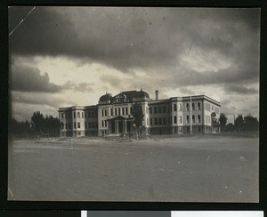 Exterior view of Redlands High School in Redlands, California, ca.1900