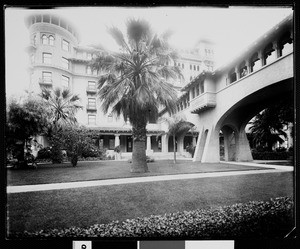 Exterior view of the Green Hotel which includes the bridge across the street to the annex, ca.1914