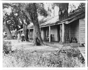 Exterior view of the Oak Grove Stage Station on the Warner Ranch, San Diego, ca.1924-1930