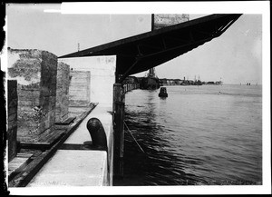 View of the mole protecting Zeebrugge Canal in Belgium, ca.1915-1919