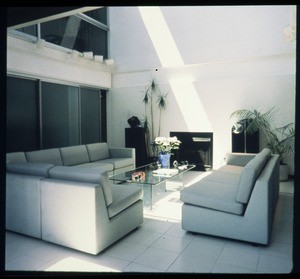 Koenig residence, living room, Brentwood, Calif., after 1985?