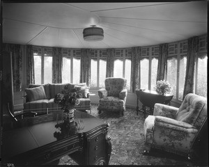 Upstairs sitting room, Doheny Mansion, Chester Place, Los Angeles, Calif., 1933