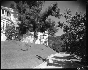 "White house", Doheny Ranch, near Doheny Road, Beverly Hills, Calif., ca. 1915-1930s?