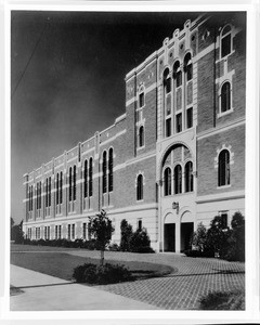 Edward L. Doheny Jr. Memorial Library, ca. 1932