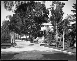 "White house", Doheny Ranch, near Doheny Road, Beverly Hills, Calif., ca. 1915-1930s?