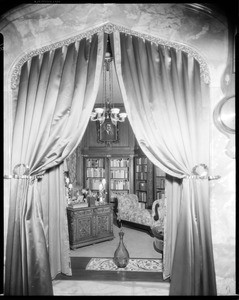 Estelle Doheny's office, Doheny Mansion, Chester Place, Los Angeles, Calif., 1933