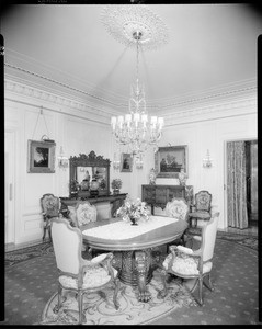 Dining room, Doheny Mansion, Chester Place, Los Angeles, Calif., 1933